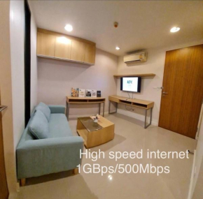 HIGH SPEED INTERNET ,1 BR 5 mins from BTS Ekkamai